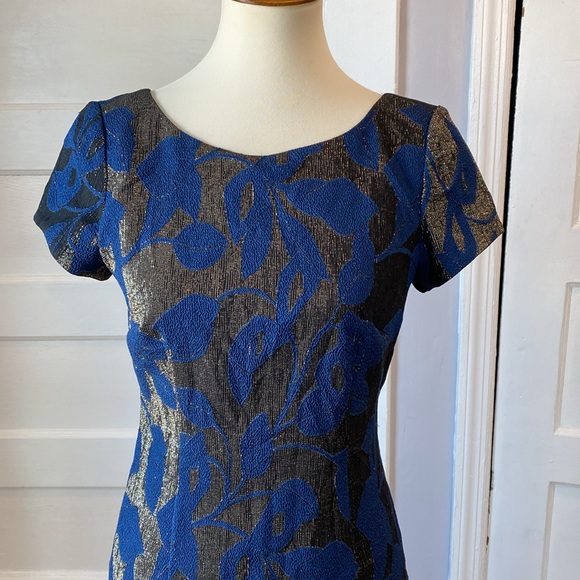 Adriana Papell Metallic Jacquard Sheath Dress, Size 6 - Picture 6 of 17